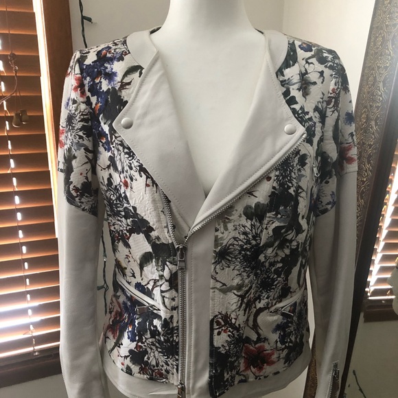 Jacket - Picture 9 of 15